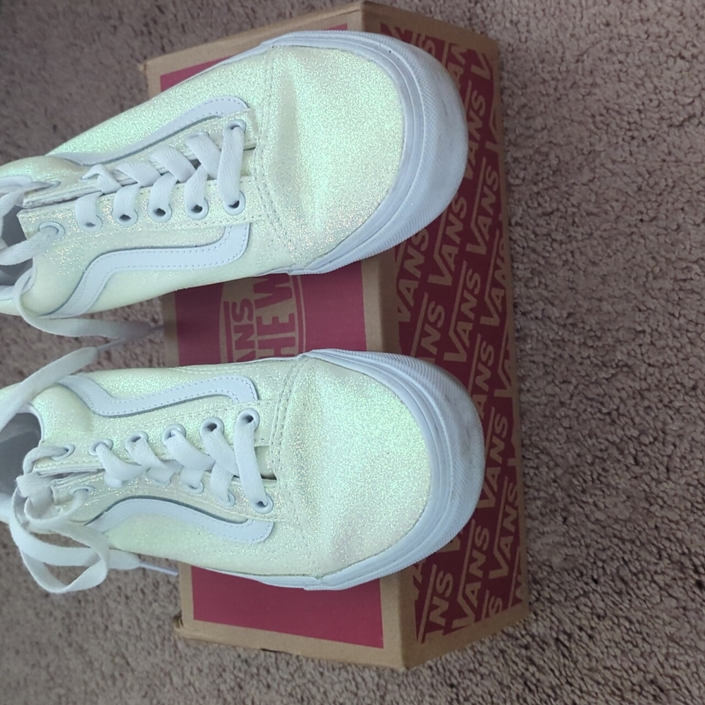 Iridescent vans that change color outside women's size 6.5